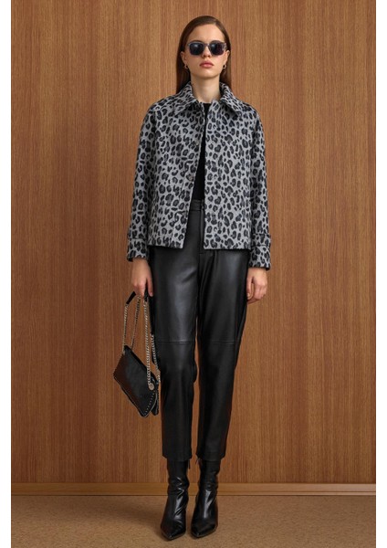 Çıt Çıt Kapamalı Pat Detaylı Leopar Desenli Kısa Kaban GRİ 3163-L fiyatları