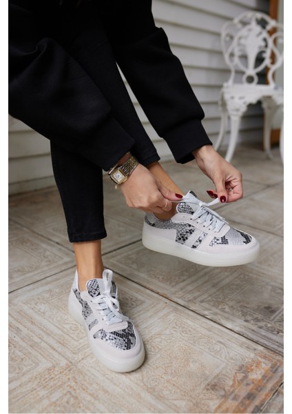 Pollo Kadın Gumus Yılan Malzeme Garnılı Bagcıklı Sneaker fırsatları