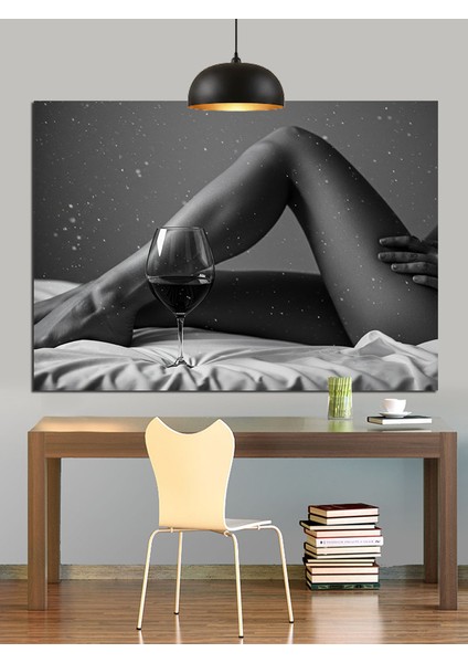 Uzun Bacaklı Yatan Kadın Figürü Dekoratif Kanvas - Mdf Ahşap Tablo