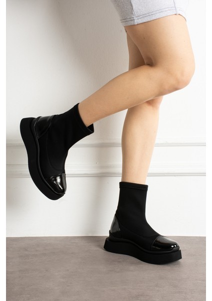 Kadın Siyah Streç Dalgıç Maxi Model Rugan Detaylı Kalın Poli Taban Bot fırsatları