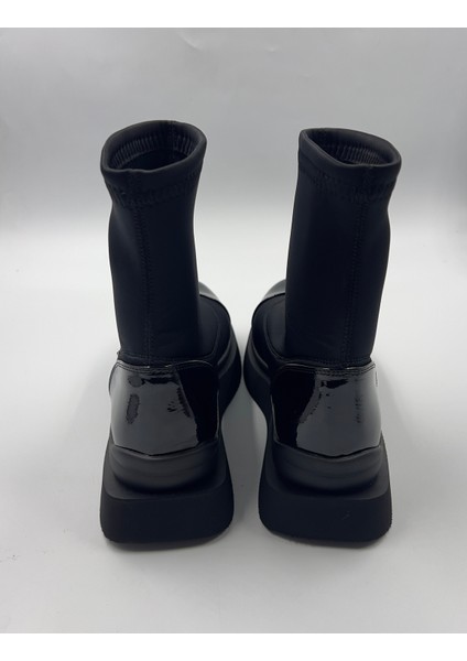 Kadın Siyah Streç Dalgıç Maxi Model Rugan Detaylı Kalın Poli Taban Bot