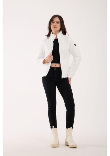 Kadın Baklava Desen Mevsimlik Mont – Hafif Dolgulu, Dik Yaka, Fit Siluet 8787