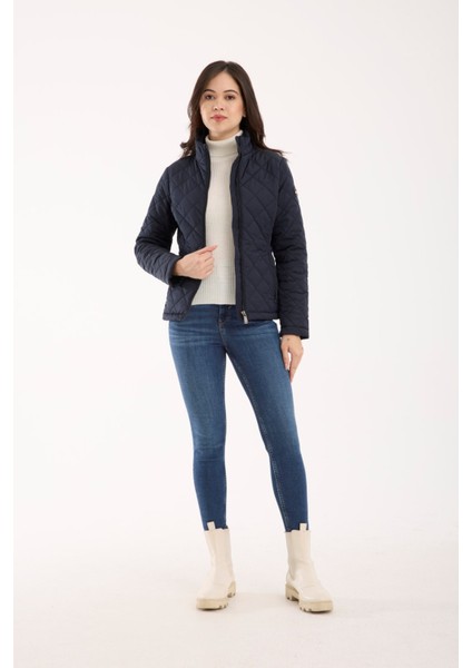 Kadın Baklava Desen Mevsimlik Mont – Hafif Dolgulu, Dik Yaka, Fit Siluet 8787