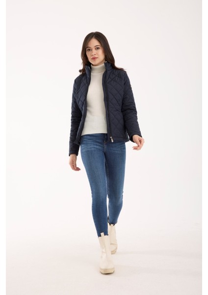 Kadın Baklava Desen Mevsimlik Mont – Hafif Dolgulu, Dik Yaka, Fit Siluet 8787