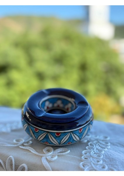 El Yapımı Seramik Kapaklı Küllük