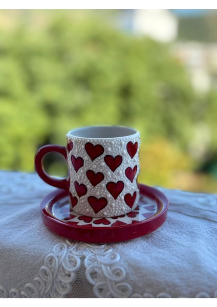 El Yapımı Kalp Desenli Noktalı Seramik Kahve Fincanı Kupası