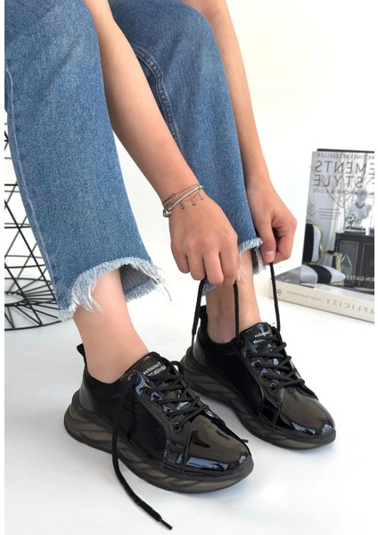 Piona Siyah Rugan Gri Tabanlı Spor Ayakkabı fiyatları