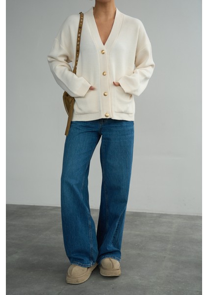 Kadın V Yaka Cep Detaylı Düğmeli Casual Hırka