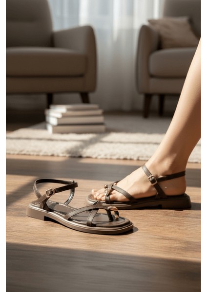 Millo Kahverengi Yüzük Detaylı Günlük Kullanım Sandalet fiyatları