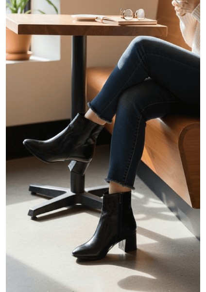 Fiamma Siyah Kırışık Rugan ( 5 cm Topuklu ) Günlük Kullanım Kadın Botu indirimleri
