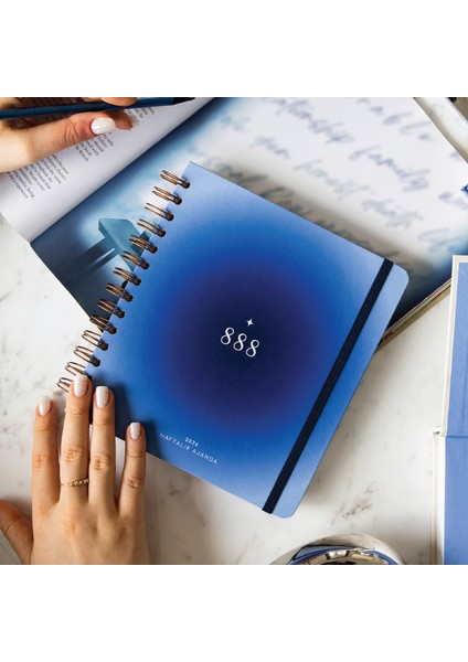 2026 18X20 Spiralli Haftalık Kare Ajanda 12 Aylık - Mavi Aura