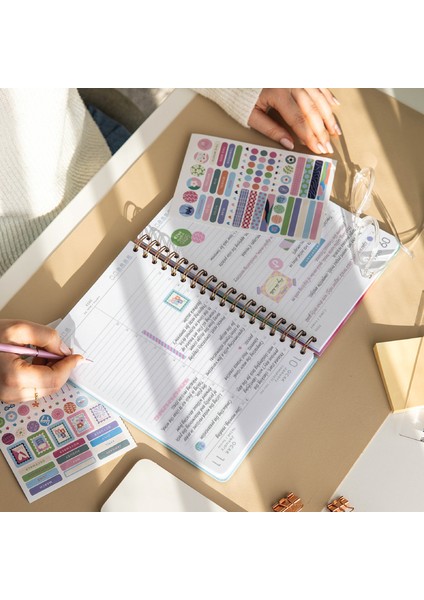 2026 Spiralli Günlük Ajanda 12 Aylık – 17X24 cm Mürdüm modelleri