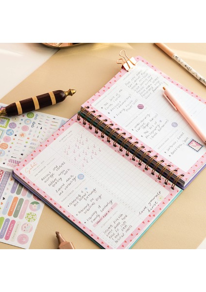 2026 A5 Spiralli Renkli Haftalık Ajanda 12 Aylık – Motivasyon Sayfalı Manzara modelleri