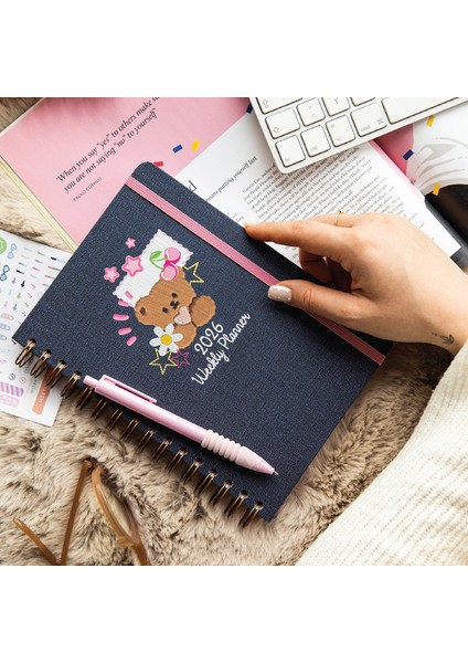 2026 A5 Spiralli Renkli Haftalık Ajanda 12 Aylık – Motivasyon Sayfalı Ayıcık