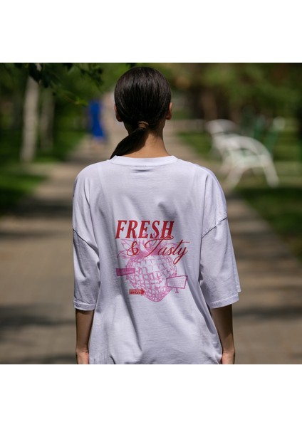 Fresh & Tasty Oversize Tişört - Beyaz modelleri