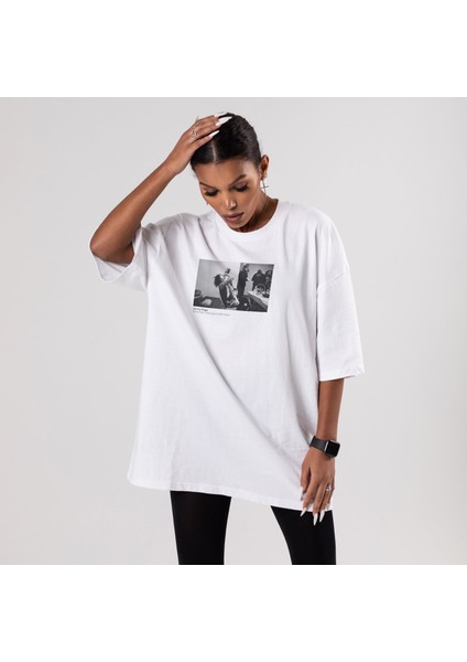 Jimmy Page Backstage Indianapolis 1975 Oversize Tişört - Beyaz fiyatları