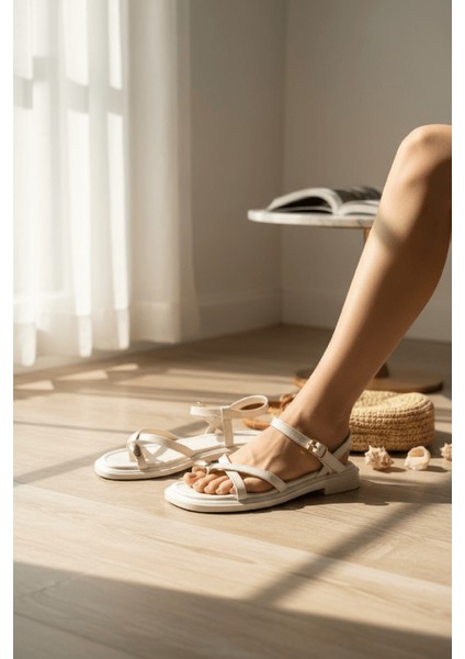 Millo Beyaz Yüzük Detaylı Günlük Kullanım Sandalet fiyatları