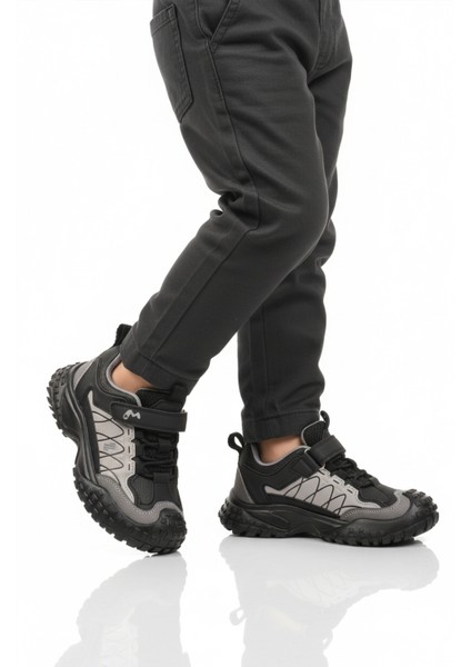 Gri-Siyah Hafif Çocuk Spor Ayakkabı 22676 F modelleri