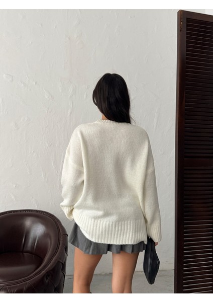 Kadın Yumuşak Dokulu Bisiklet Yaka Oversize Basic Triko Kazak