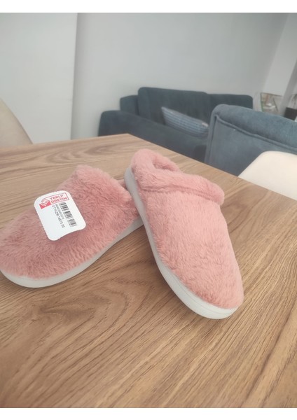 Kadın Peluş Ev Terliği – Yumuşak Tabanlı Sıcak Tüylü Panduf indirimleri