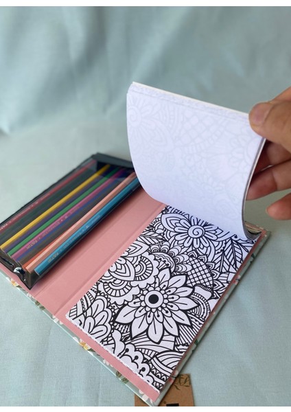 Mandala Boyama Defteri – 19X11 cm 40 Yaprak + 12 Renk Kuru Boya Seti Aktivite Seti fırsatları
