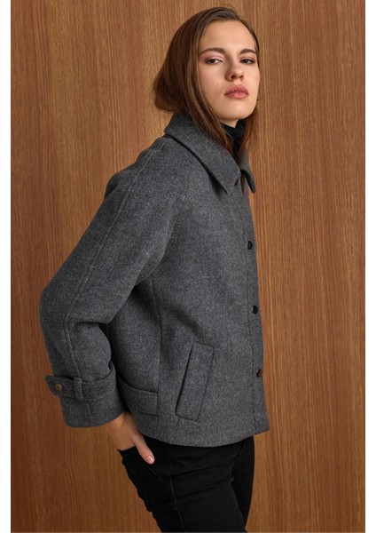 Çıt Çıt Kapamalı Pat Detaylı Kısa Kaban KOYU GRİ 3163 fırsatları