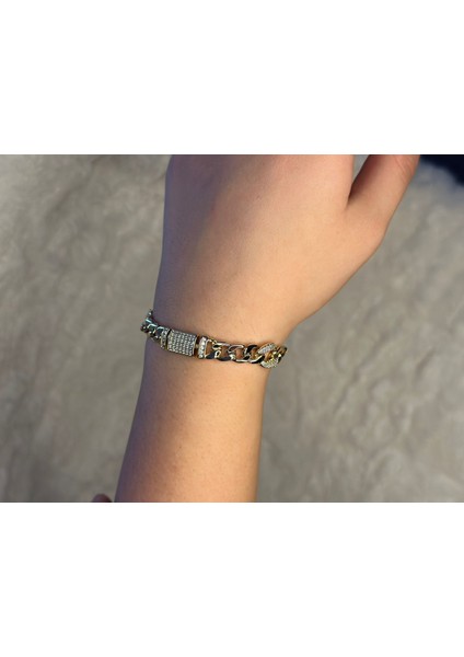 14 Ayar Altın Kaplama Renginde Zincir Ara Taşlı Model fiyatları