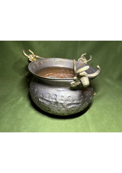 Bakır Saksılık 16,5 cm Çapında 14 cm Boyunda