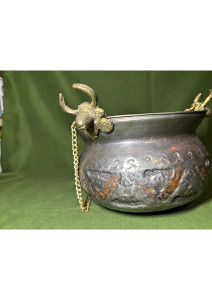 Bakır Saksılık 16,5 cm Çapında 14 cm Boyunda