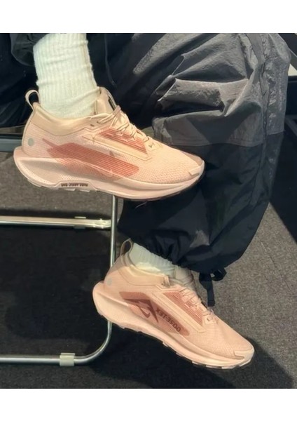 W Pegasus Trail 5 Gore-Tex Kadın Pembe Koşu Ayakkabısı FQ0912-601 modelleri