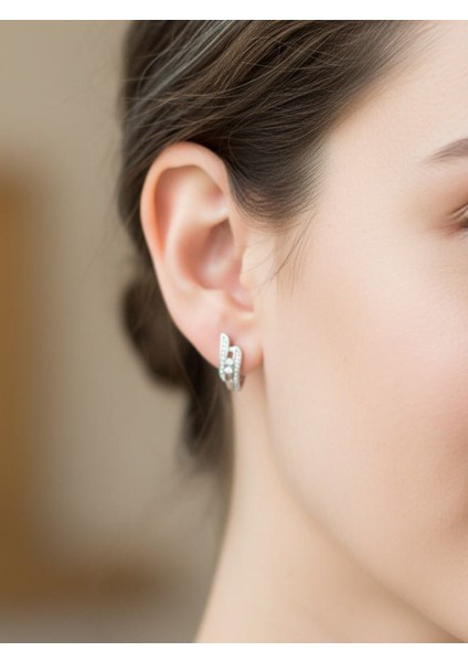 Kadın 925 Ayar Gümüş Zarif Zirkon Taşlı Küpe