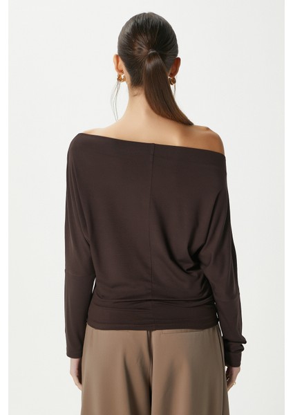 Kadın Grace Asimetrik Omuz Detay Kahverengi Bluz indirimleri