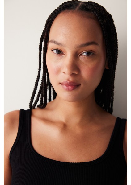 Siyah Dikişsiz Kare Yaka Seamless Üst