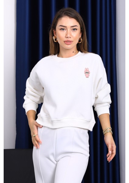 Ekru Bisiklet Yaka Nakışlı Üç İplik Kısa Oversize Sweat fiyatları