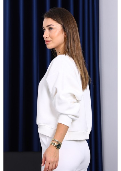 Ekru Bisiklet Yaka Nakışlı Üç İplik Kısa Oversize Sweat modelleri