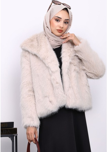 Taş Astarlı Kısa Kürk Kaban