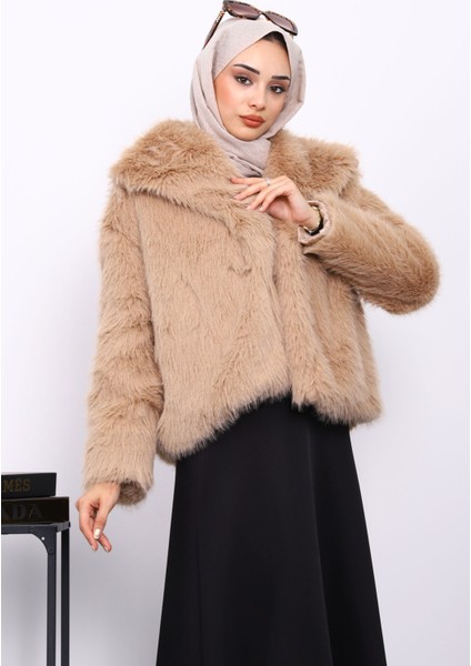 Bej Astarlı Kısa Kürk Kaban modelleri