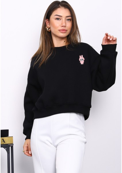 Siyah Bisiklet Yaka Nakışlı Üç İplik Kısa Oversize Sweat fiyatları