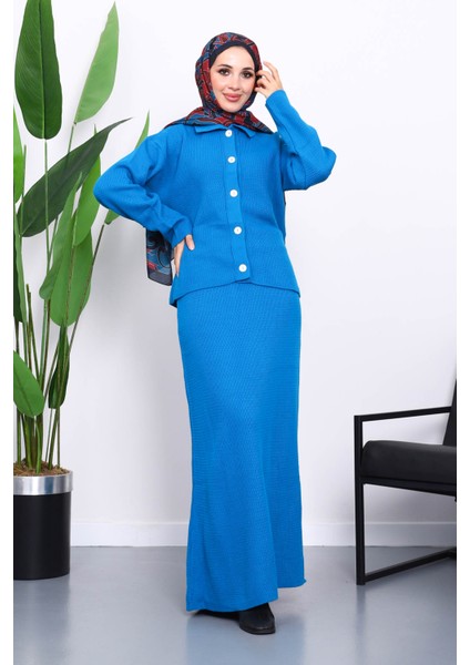 Mavi Gömlek Yaka Düğmeli Triko Etekli Takım