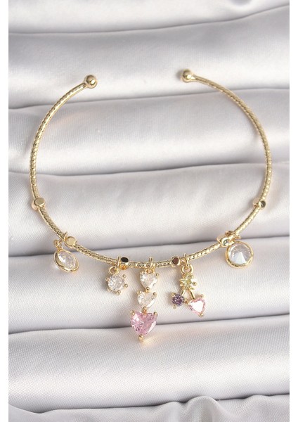 Bfs Pirinç Gold Renk Sallantı Zirkon Taşlı Kalp Figür Pembe Kalp Detay Charm Kadın Bileklik