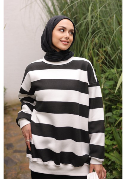 Siyah Bisiklet Yaka Üç İplik Sweat