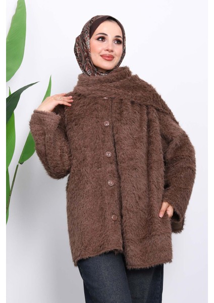 Kahverengi Atkılı Detaylı Düğmeli Angora Ceket
