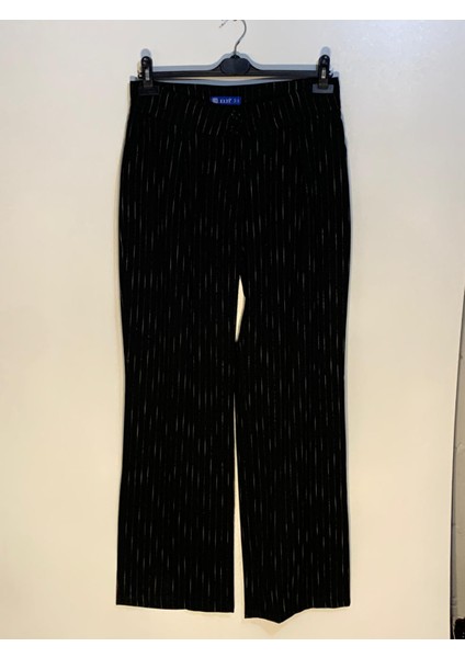 Kadın Pantolon – Şıklığın ve Konforun Buluşması