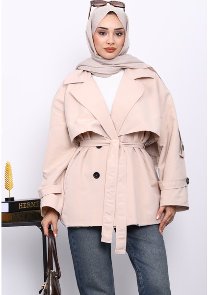Bej Kravuze Yaka Düğmeli Kısa Trençkot