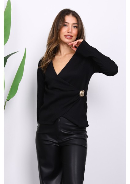 Siyah Toka Detaylı Kruvaze Yaka Fitilli Bluz