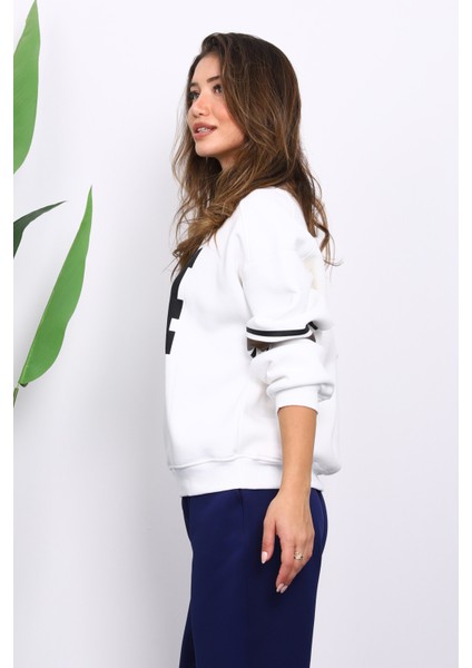 Ekru Ön Ve Kol Baskılı Üç İplik Sweat fırsatları