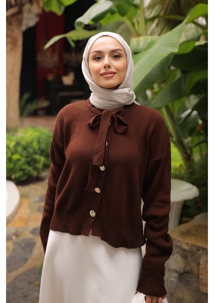 Kahverengi Yaka Bağlamalı Düğmeli Triko Hırka fiyatları