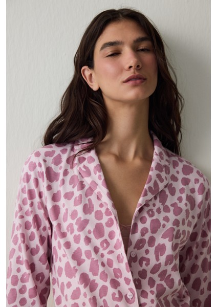 Pembe Leopar Desenli Uzun Kollu Düğmeli Gömlek Yaka Pamuklu Pijama Takımı