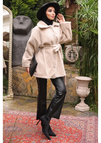 Bej İnci Detaylı Taş Düğmeli Angora Kaban