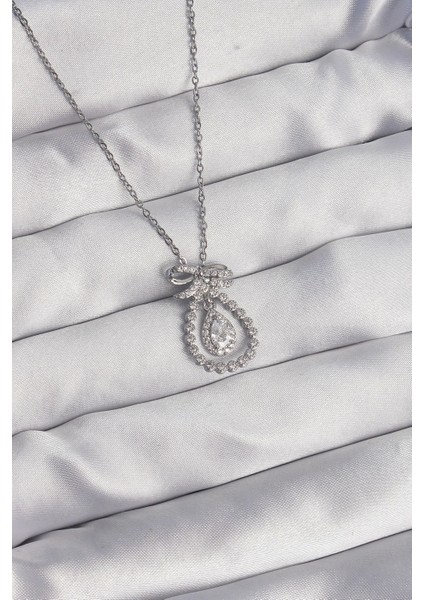 Bfs 316L Çelik Gümüş Renk Fiyonk Detaylı Zirkon Taşlı Damla Model Kolye